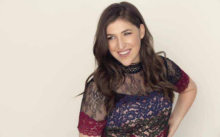 15 Surprisingly Flattering Photos Of Mayim Bialik (And 5 When She Was Caught Off Guard)