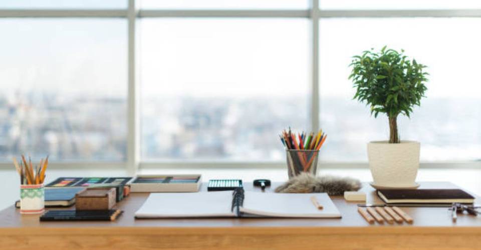 10 Important Desk Items I Use to Run My Business